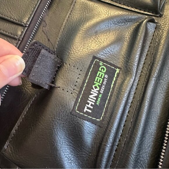 Think Geek | Dungeons & Dragons "Bag of Holding" Clutch Crossbody Bag Purse - Picture 8 of 14